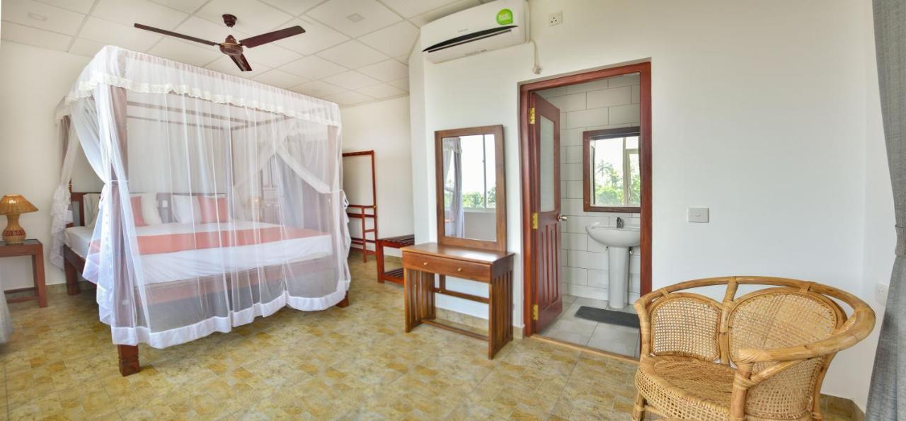 Villa Gamini Hikkaduwa Extérieur photo