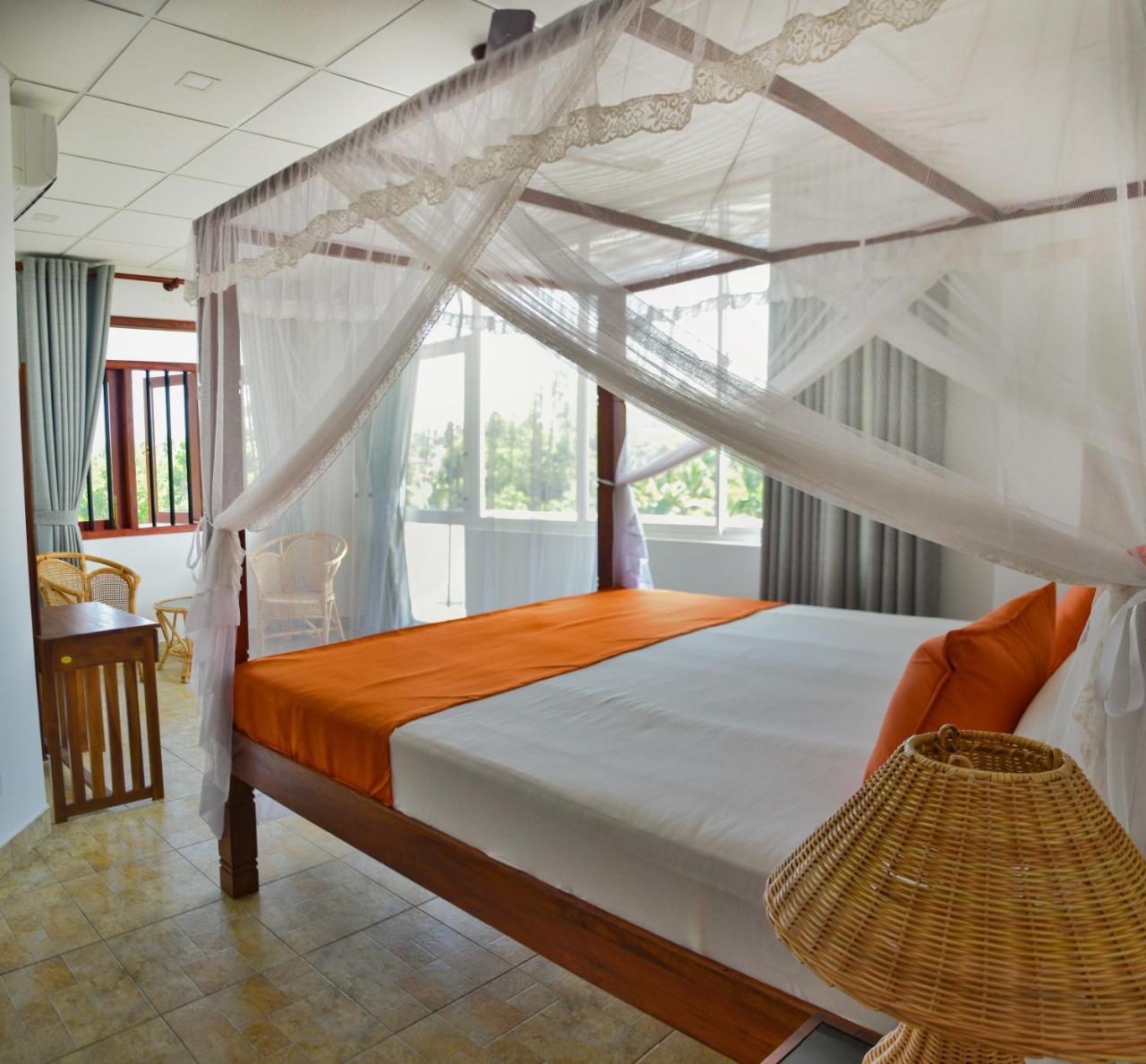 Villa Gamini Hikkaduwa Extérieur photo